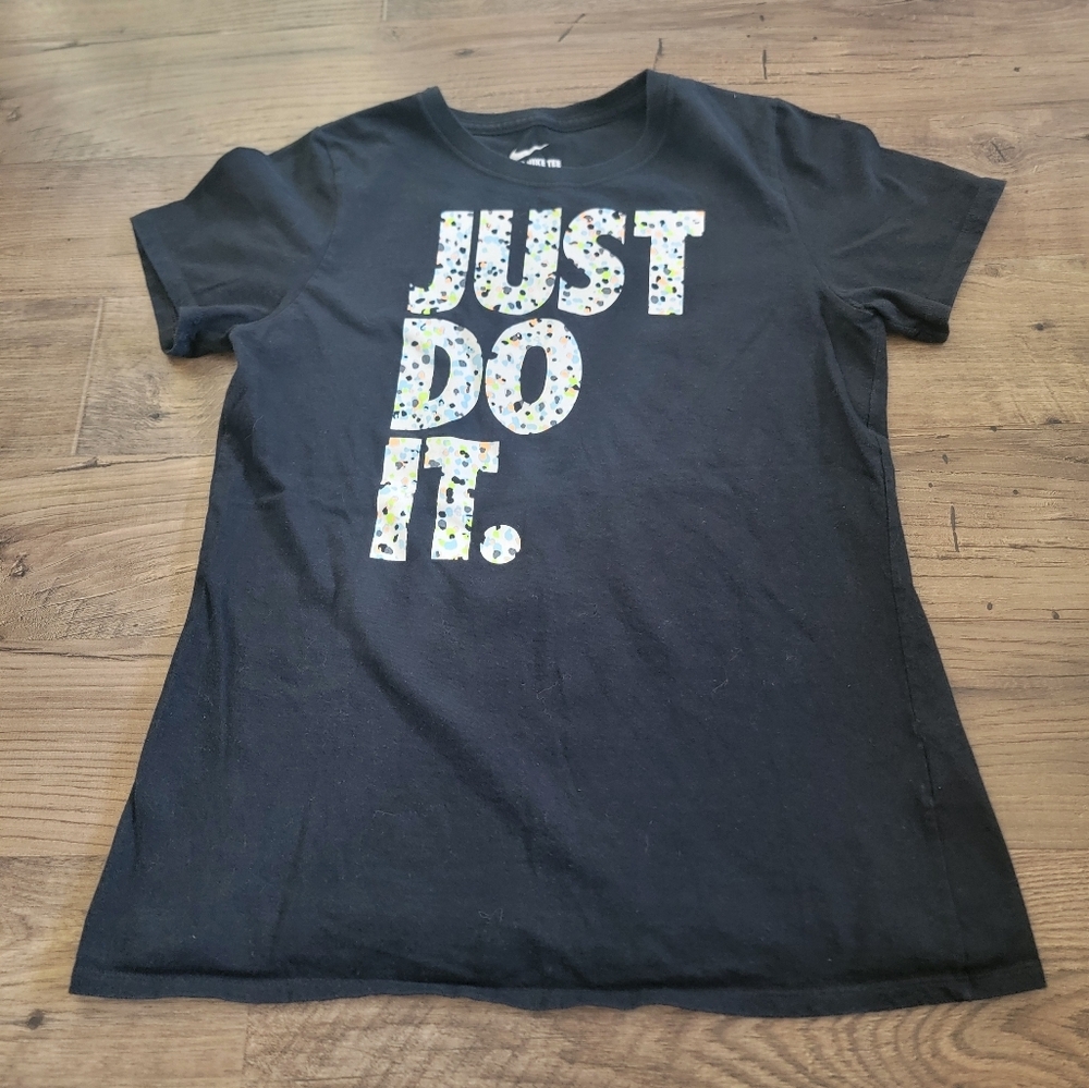 Nike the athletic Cut size medium